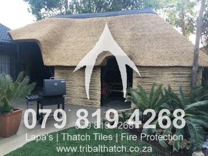 Thatch Lapa with Bamboo Panel